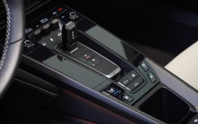 Porsche 911 Carrera 4 GTS, снимка 10