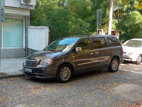 Chrysler Town and Country Touring, снимка 8
