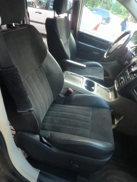Chrysler Town and Country Touring | Auto.bg — изображение 14