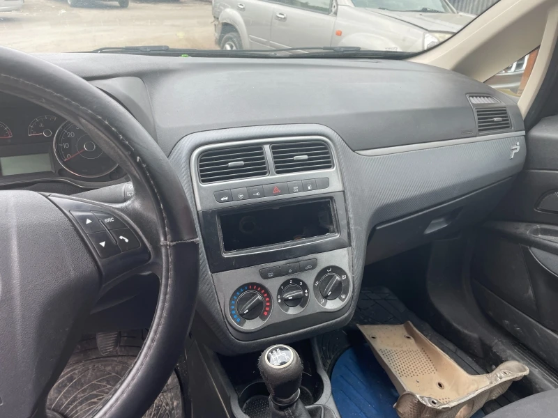 Fiat Punto 1.2i, снимка 6 - Автомобили и джипове - 43182173