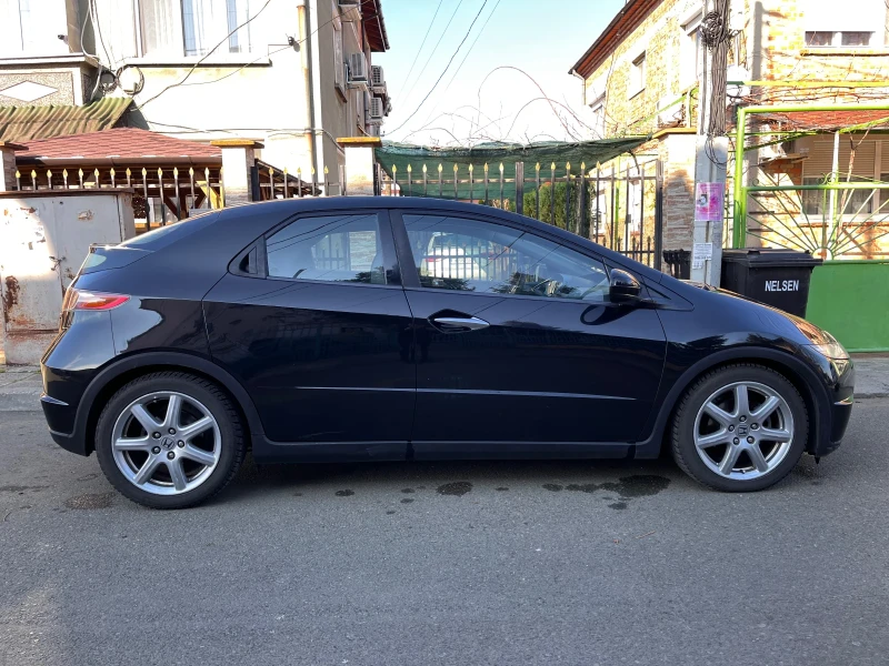 Honda Civic 8, снимка 7 - Автомобили и джипове - 48518283