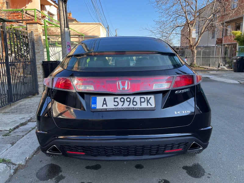 Honda Civic 8, снимка 3 - Автомобили и джипове - 48518283