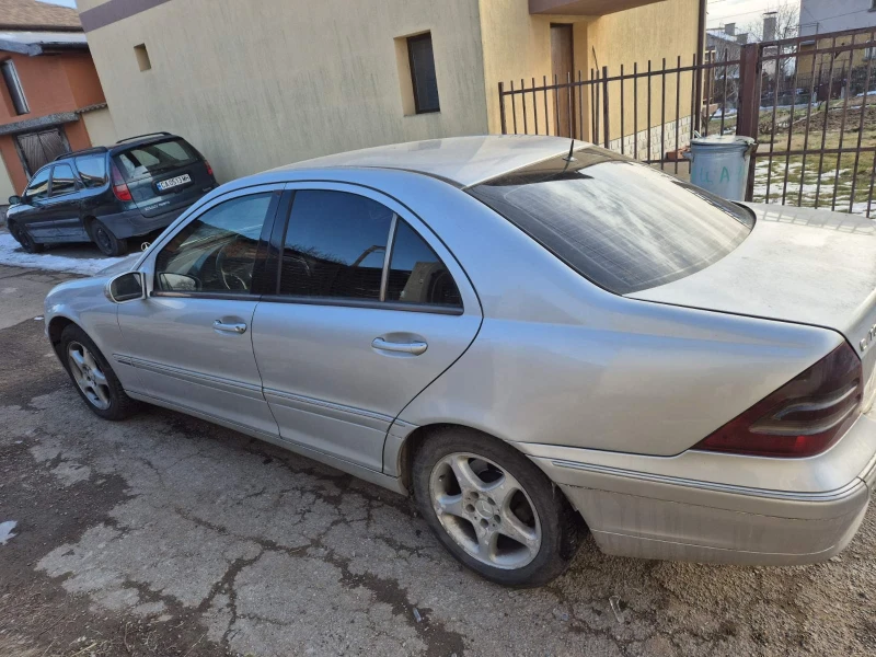 Mercedes-Benz C 270, снимка 2 - Автомобили и джипове - 49248655