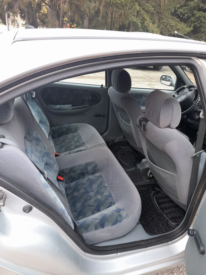 Renault Megane 1.6, снимка 9 - Автомобили и джипове - 52711950