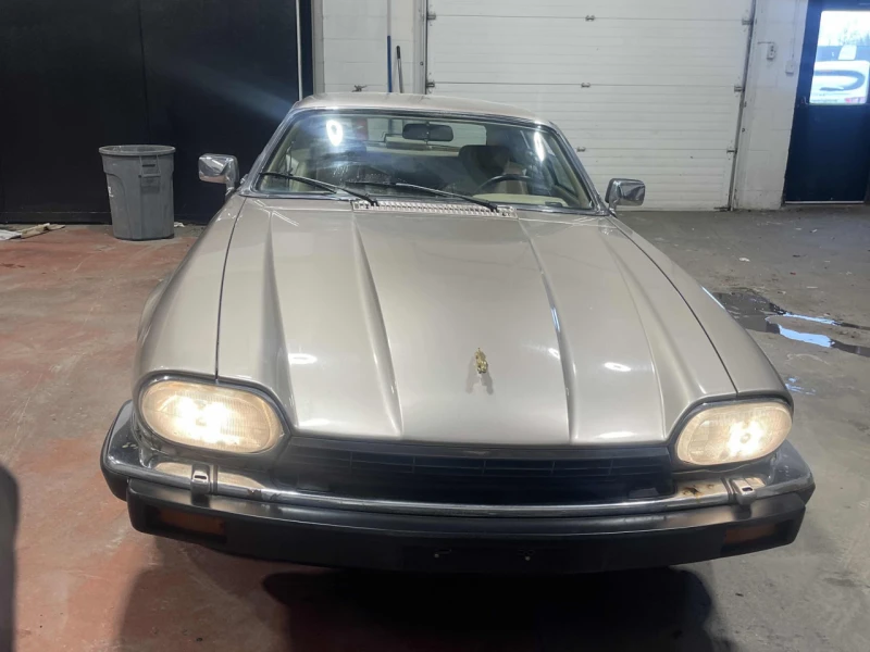 Jaguar Xjs CARFAX* АВТОФИНАНСИРАНЕ БЕЗ ПЪРВОНАЧАЛНА ВНОСКА, снимка 7 - Автомобили и джипове - 52838319