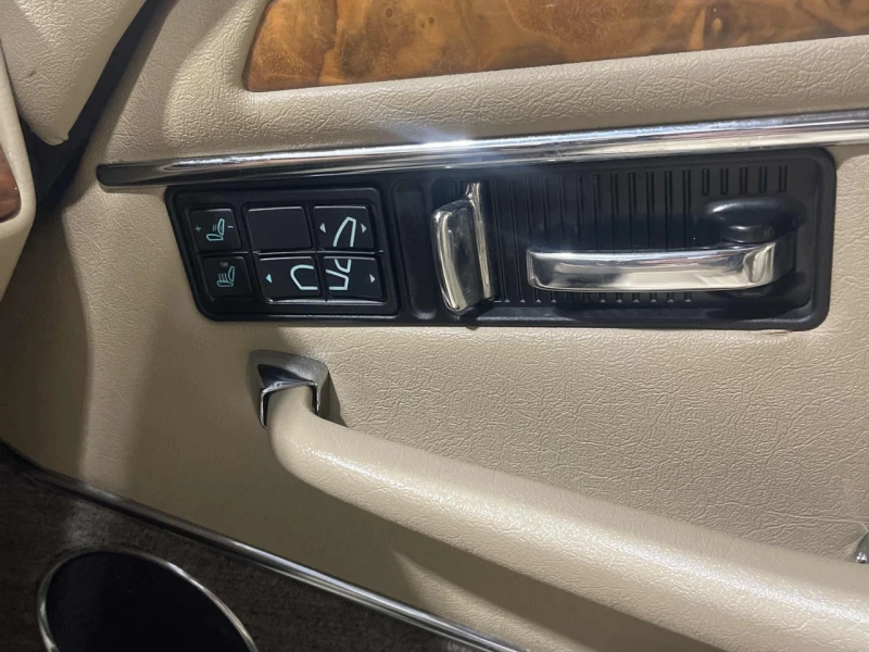 Jaguar Xjs CARFAX* АВТОФИНАНСИРАНЕ БЕЗ ПЪРВОНАЧАЛНА ВНОСКА, снимка 14 - Автомобили и джипове - 52838319
