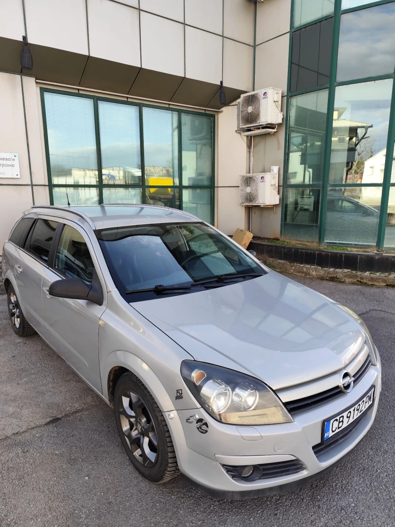 Opel Astra 1.9 CDTI COSMO, снимка 3 - Автомобили и джипове - 52964524