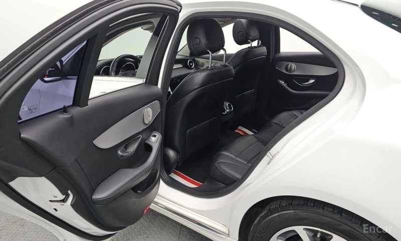 Mercedes-Benz C 220, снимка 12 - Автомобили и джипове - 53192008