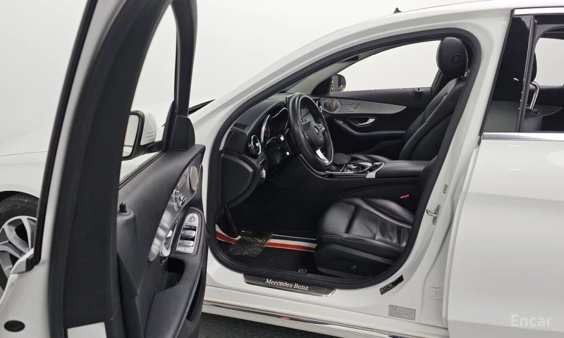 Mercedes-Benz C 220, снимка 10 - Автомобили и джипове - 53192008