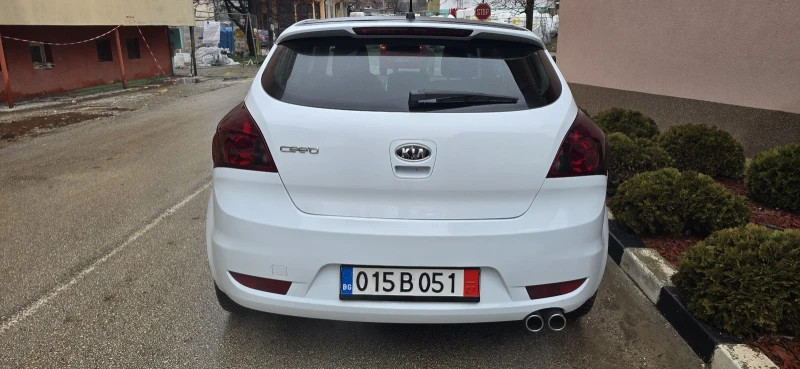 Kia Pro ceed 2.0i, Navi, Кожа, снимка 3 - Автомобили и джипове - 53338235