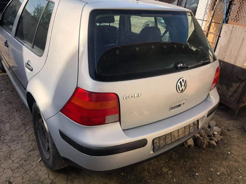 VW Golf 1.4 16v бензин 2 броя на части, снимка 5 - Автомобили и джипове - 32968511