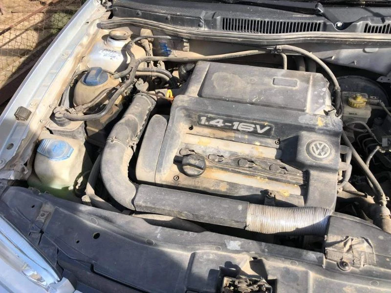 VW Golf 1.4 16v бензин 2 броя на части, снимка 7 - Автомобили и джипове - 32968511