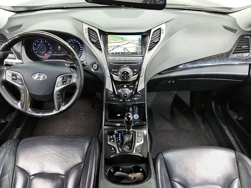Hyundai Grandeur 2.4, снимка 7 - Автомобили и джипове - 54625819