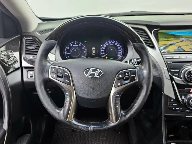Hyundai Grandeur 2.4, снимка 13 - Автомобили и джипове - 54625819