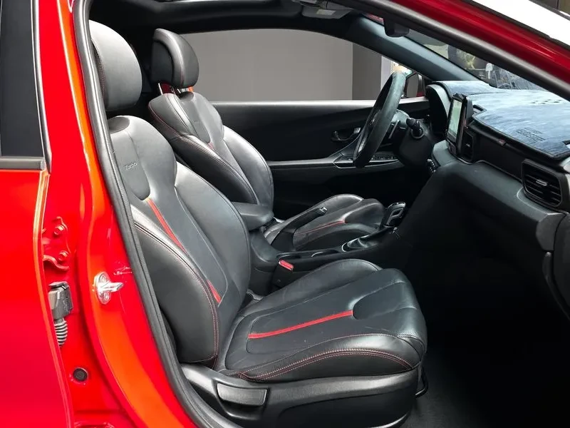 Hyundai Veloster  1.6 Turbo Sports, снимка 11 - Автомобили и джипове - 55558866
