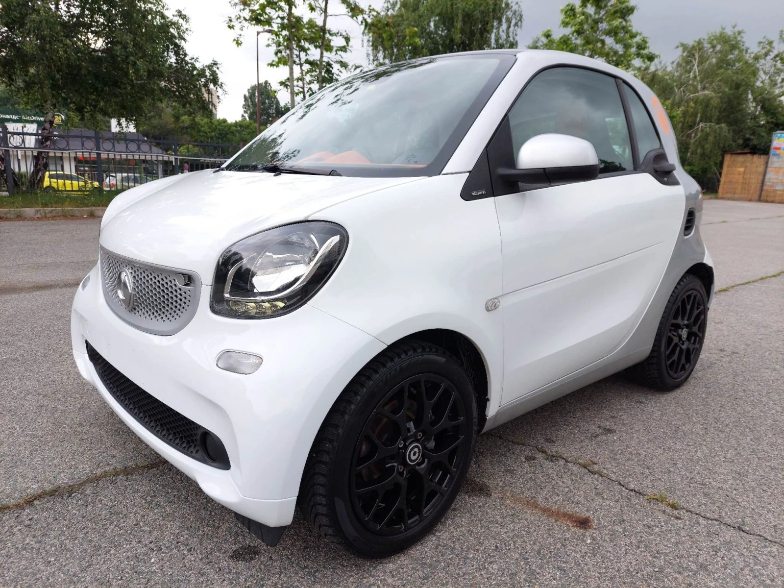 Smart Fortwo 1,0i 71ps EURO 6 - изображение 2