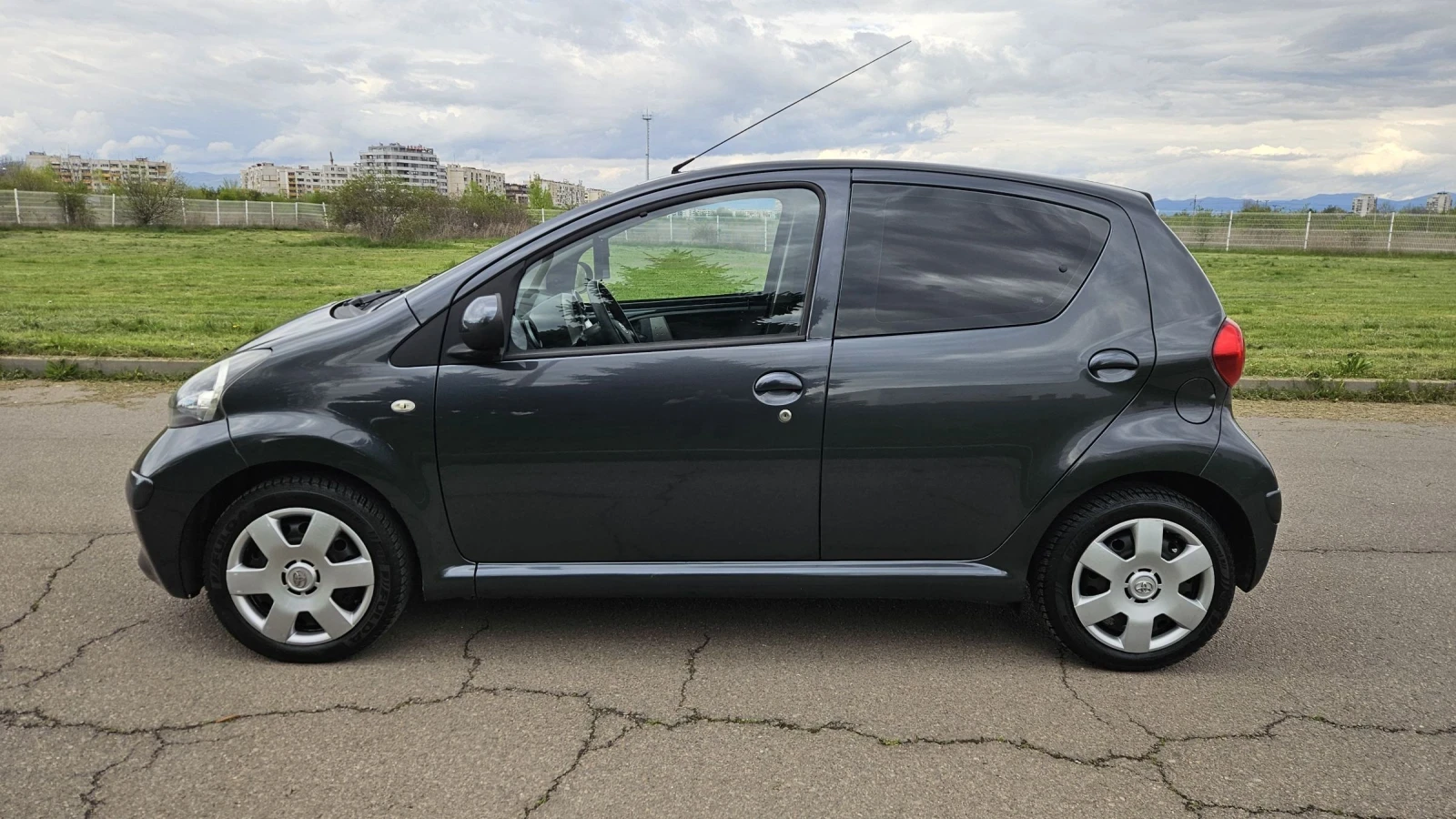 Toyota Aygo * 131000 км *  - изображение 2