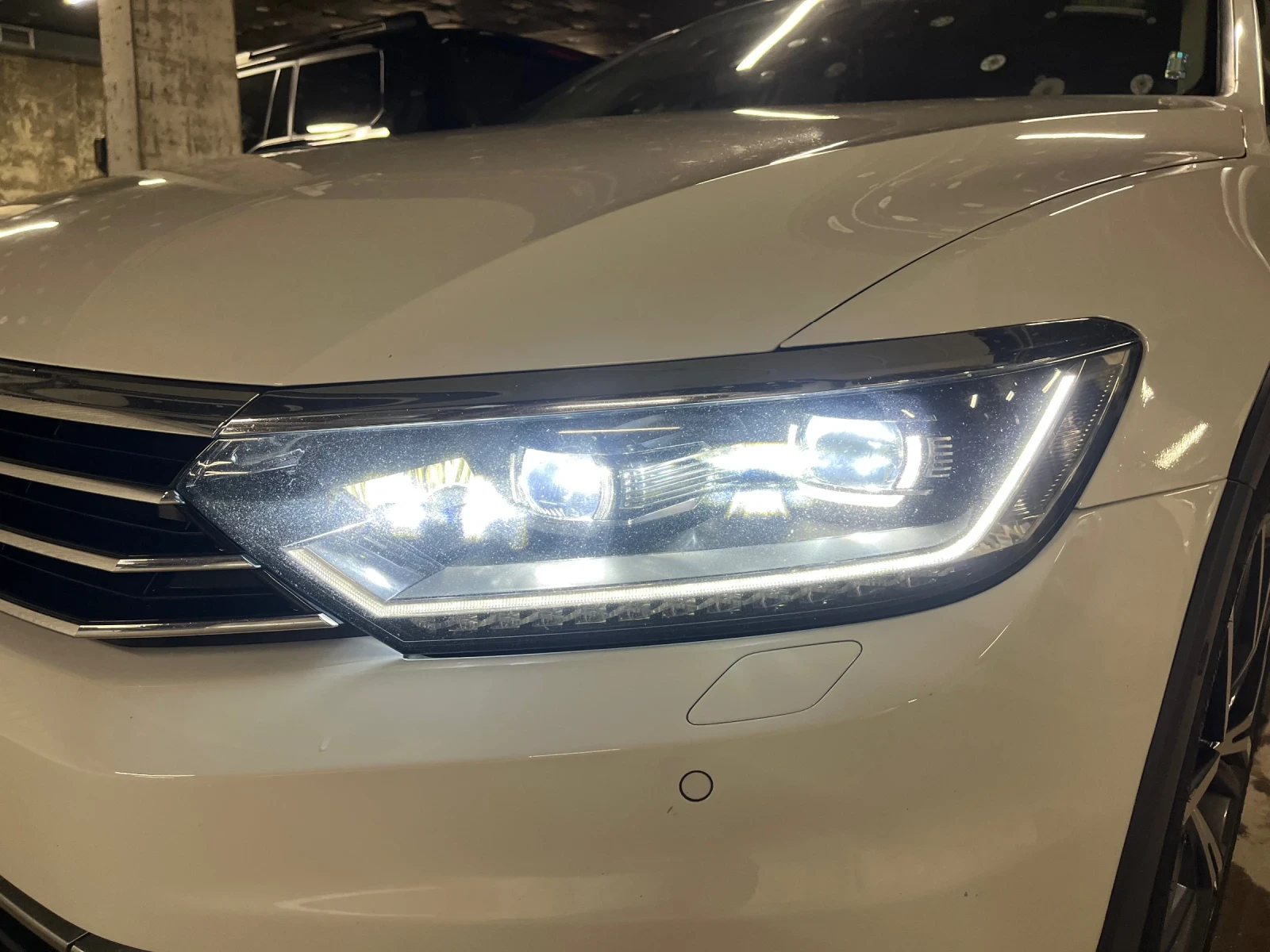 VW Passat Alltrack, 240 к.с., 4 motion, Full LED - изображение 10