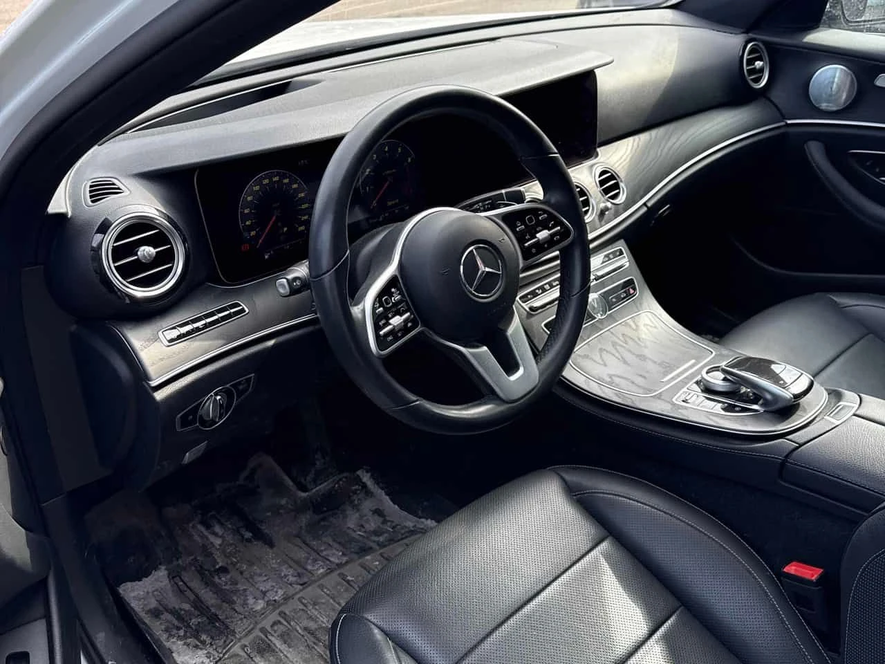 Mercedes-Benz E 450 * 4MATIC* DISTRONIC* BURMESTER* ОБДУХВАНЕ*  - изображение 5