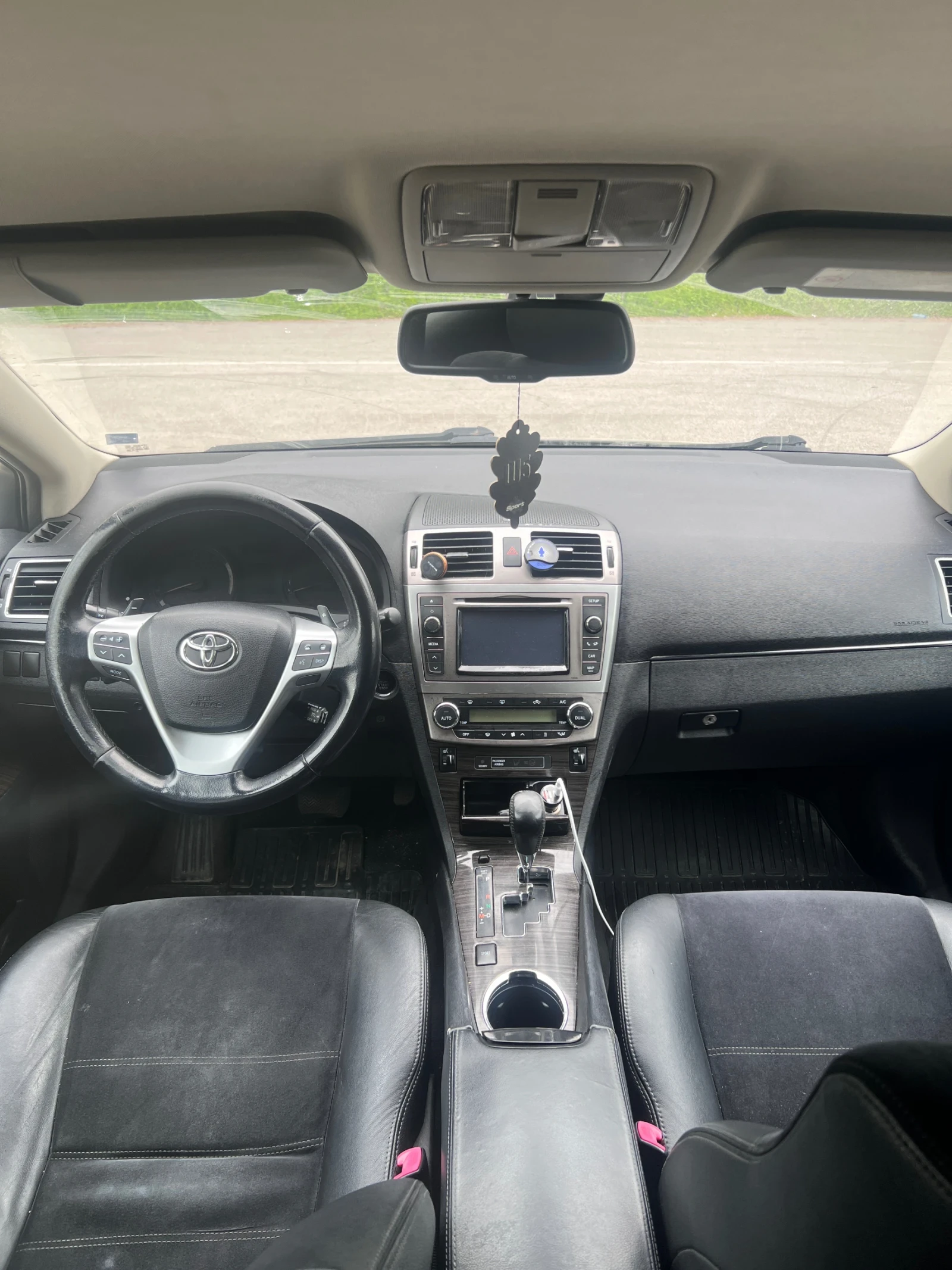 Toyota Avensis 2.2 150 K.C FULL ЕКСТРИ , снимка 5 - Автомобили и джипове - 54158517