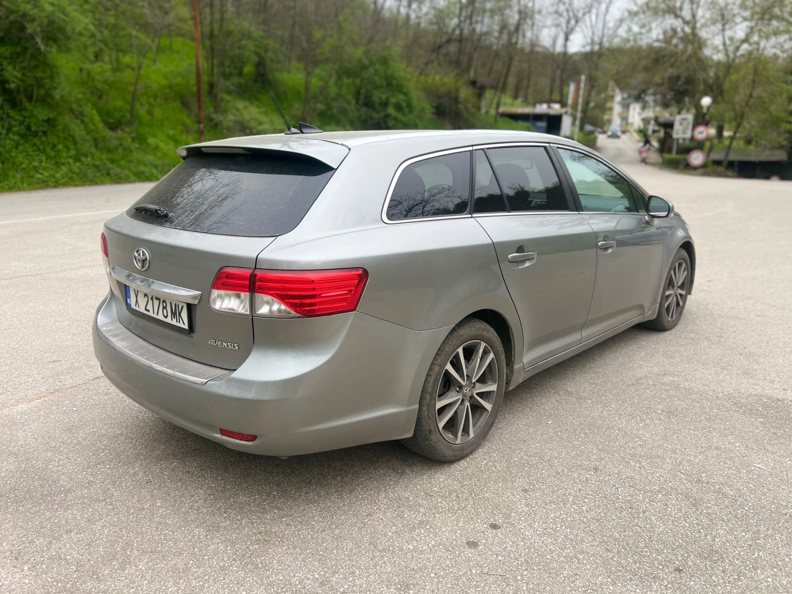 Toyota Avensis 2.2 150 K.C FULL ЕКСТРИ , снимка 3 - Автомобили и джипове - 54158517