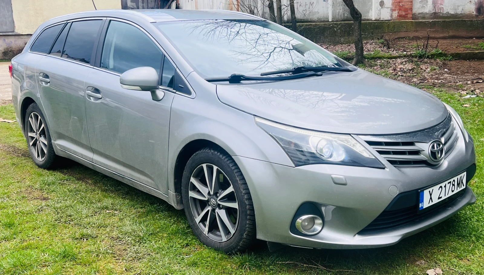 Toyota Avensis 2.2 150 K.C FULL ЕКСТРИ , снимка 2 - Автомобили и джипове - 54158517