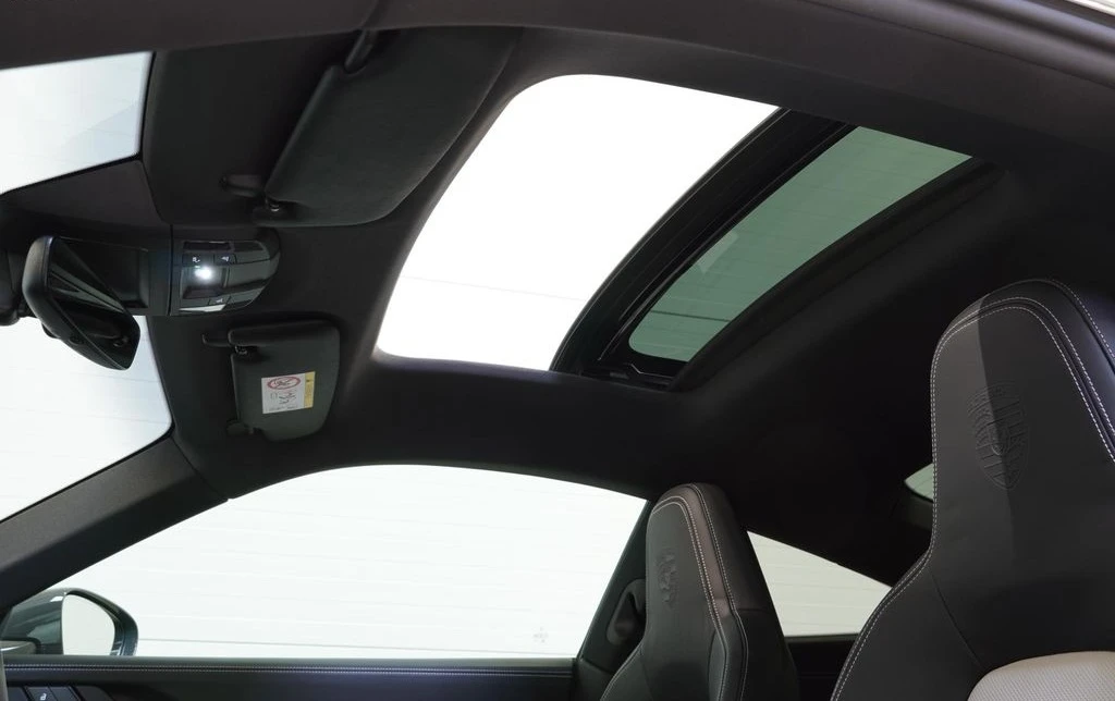 Porsche 911 Carrera 4 GTS, снимка 9 - Автомобили и джипове - 54212068