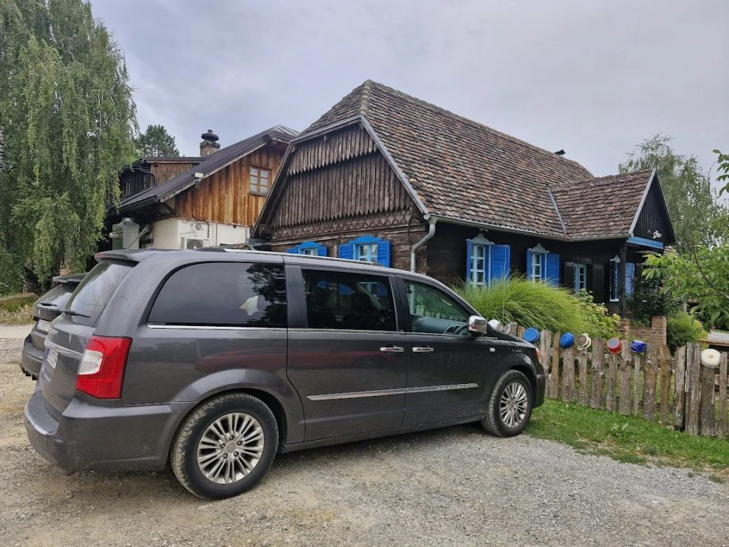 Chrysler Town and Country Touring, снимка 7 - Автомобили и джипове - 54635371
