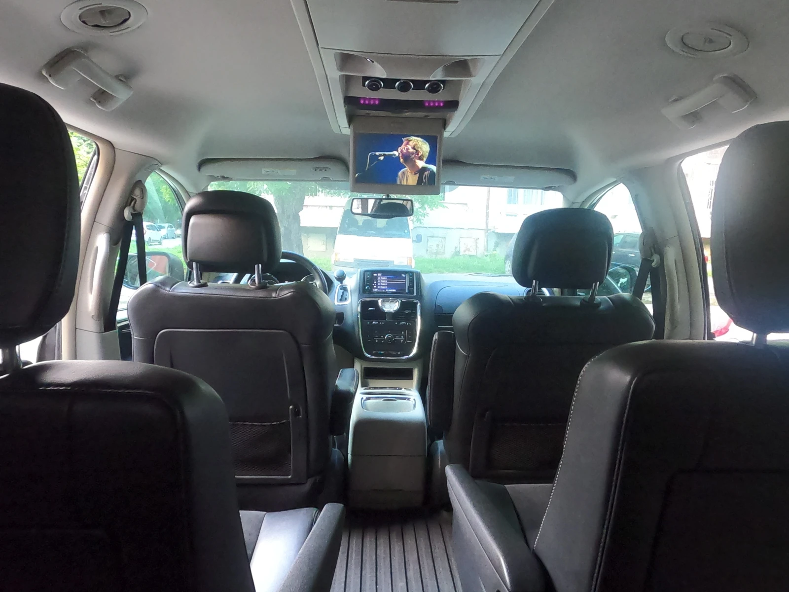 Chrysler Town and Country Touring | Mobile.bg � ����������� 13