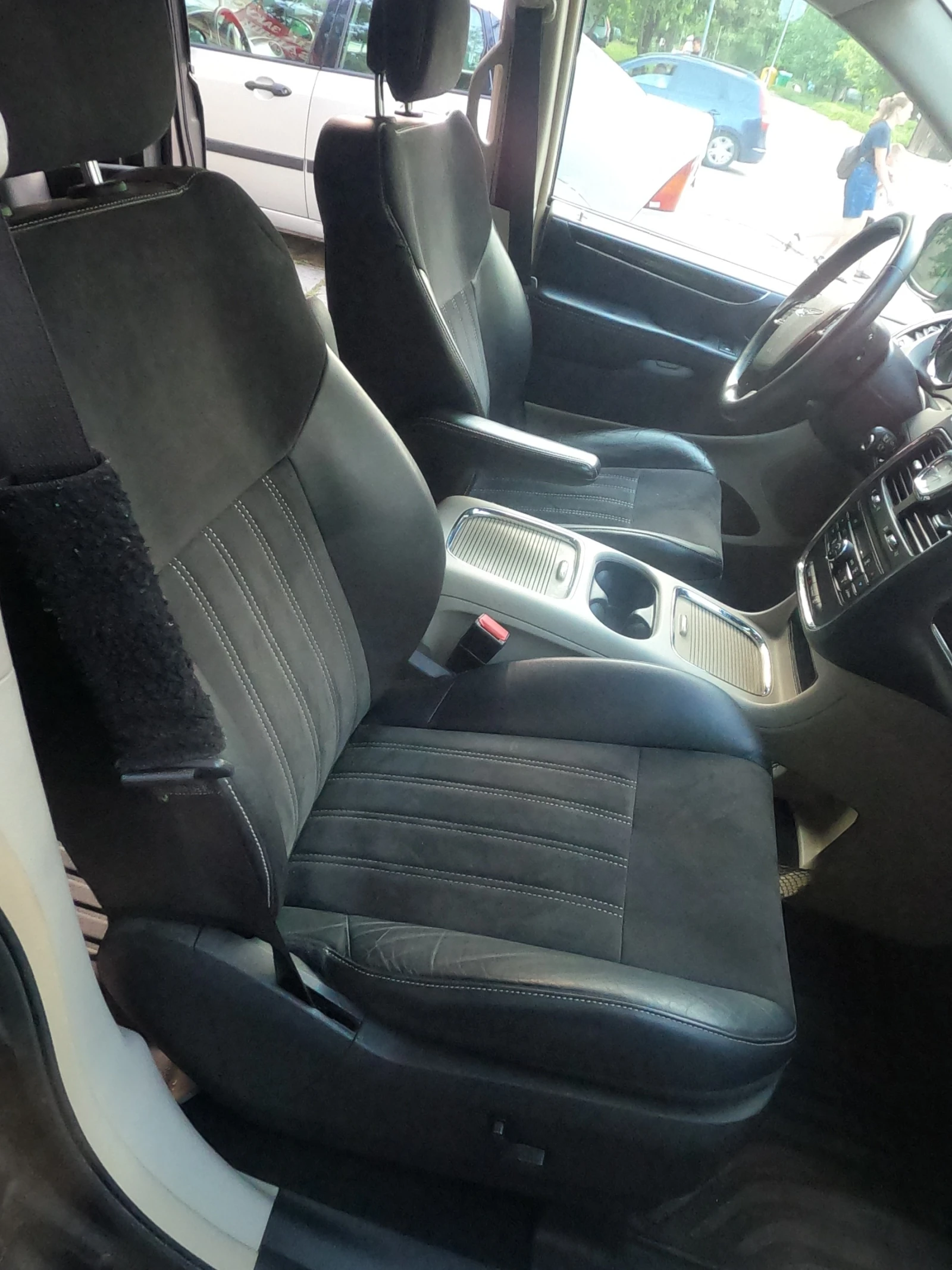 Chrysler Town and Country Touring | Mobile.bg � ����������� 14