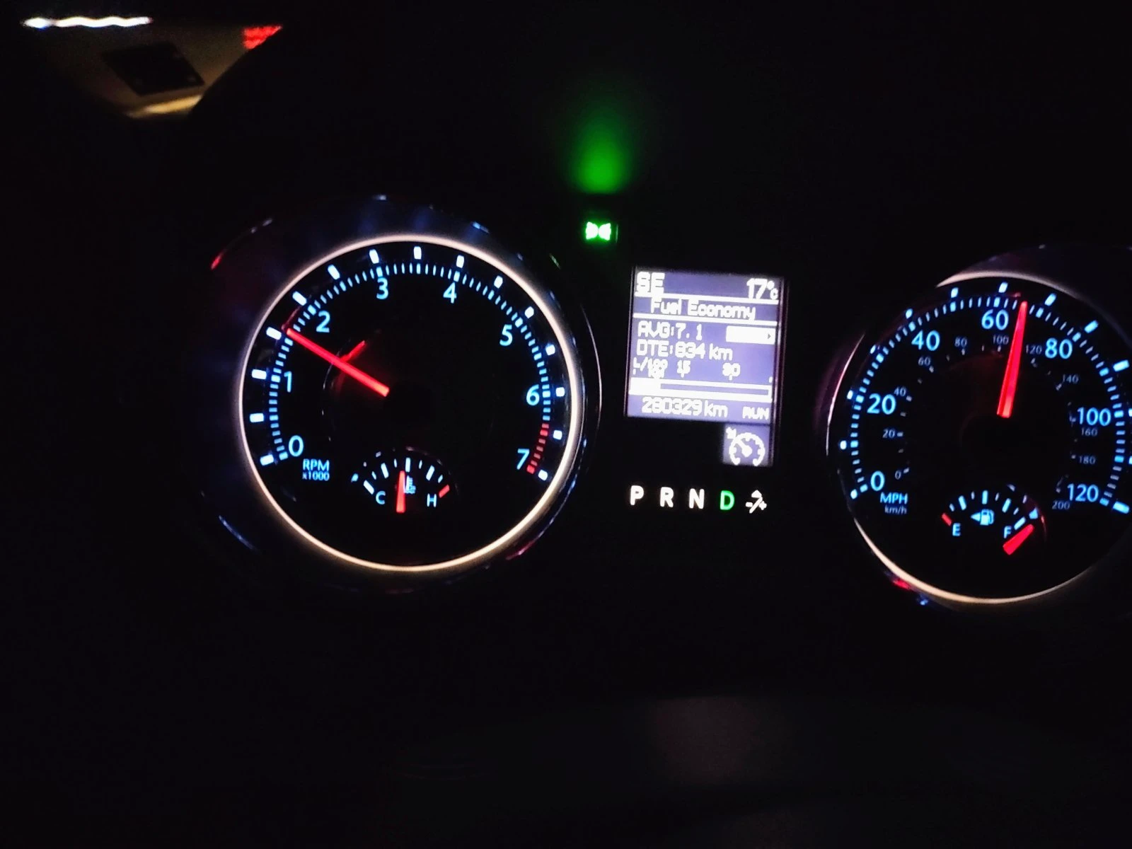 Chrysler Town and Country Touring, снимка 6 - Автомобили и джипове - 54635371