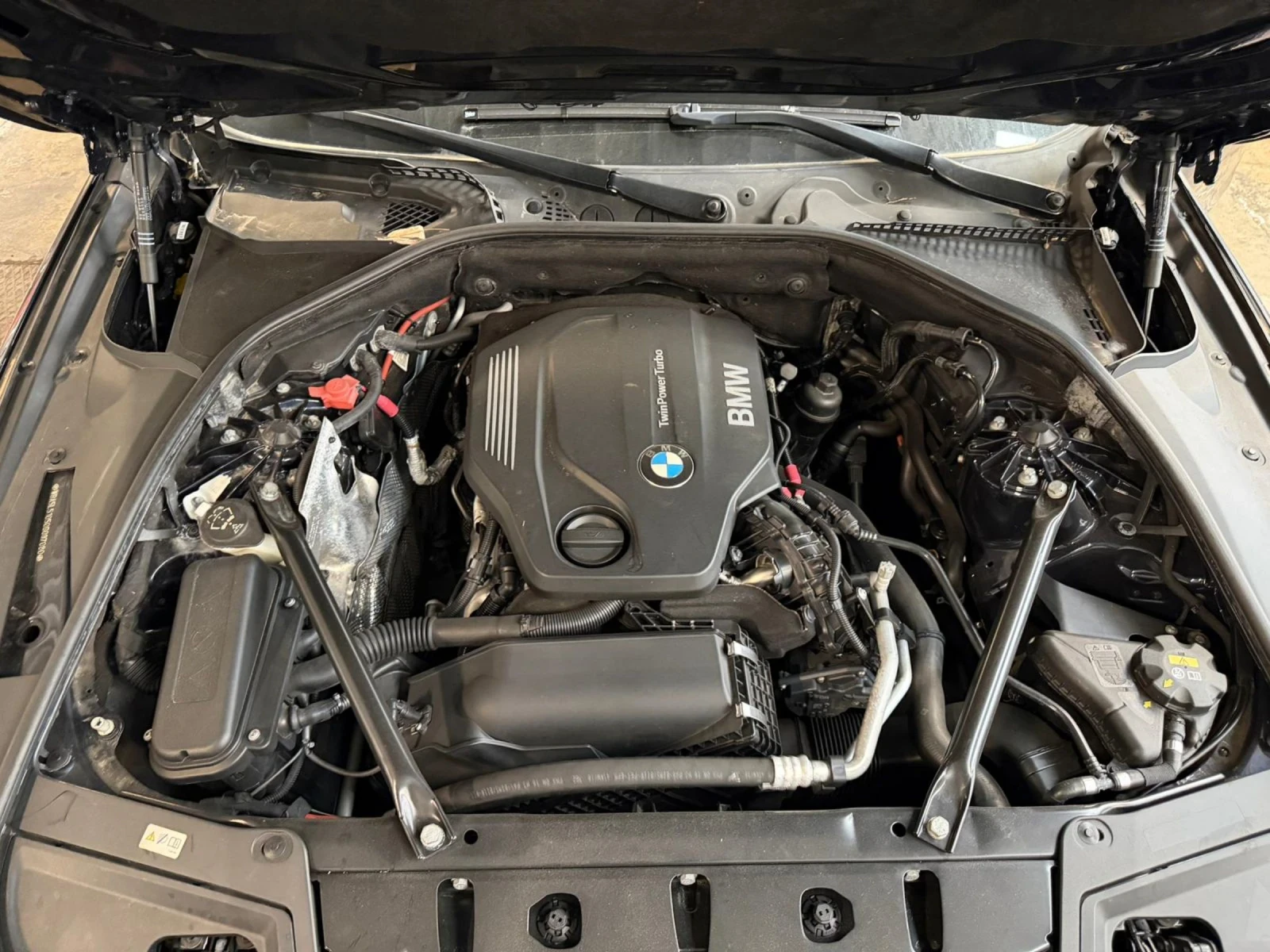 BMW 520, снимка 17 - Автомобили и джипове - 54637188