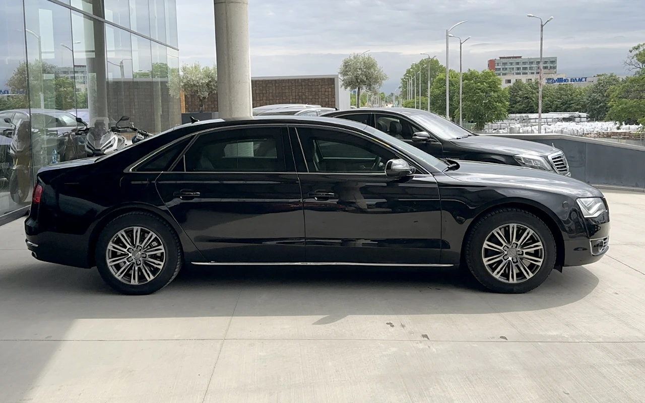 Audi A8 L 6.3 W12 FSI quattro Security, снимка 3 - Автомобили и джипове - 54885163