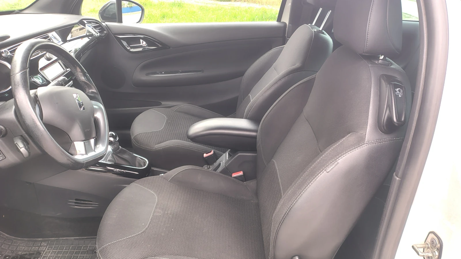 Citroen DS3, снимка 9 - Автомобили и джипове - 54899039