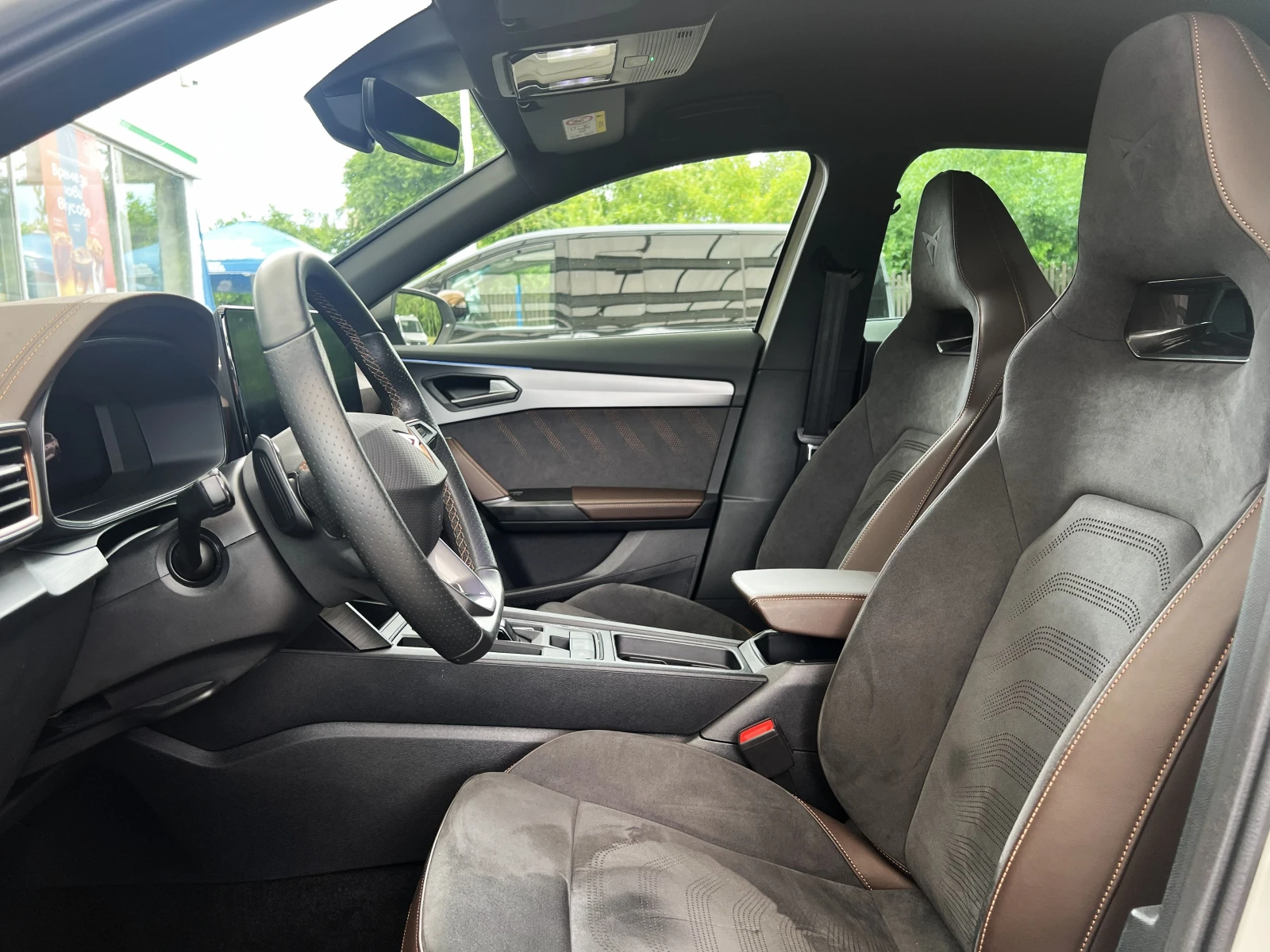 Cupra Formentor 2.5 TSI / VZ5 / DSG / MATRIX /360 / 4X4, снимка 9 - Автомобили и джипове - 55221476