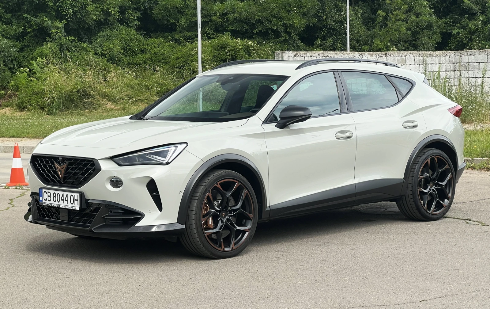 Cupra Formentor 2.5 TSI / VZ5 / DSG / MATRIX /360 / 4X4, снимка 3 - Автомобили и джипове - 55221476