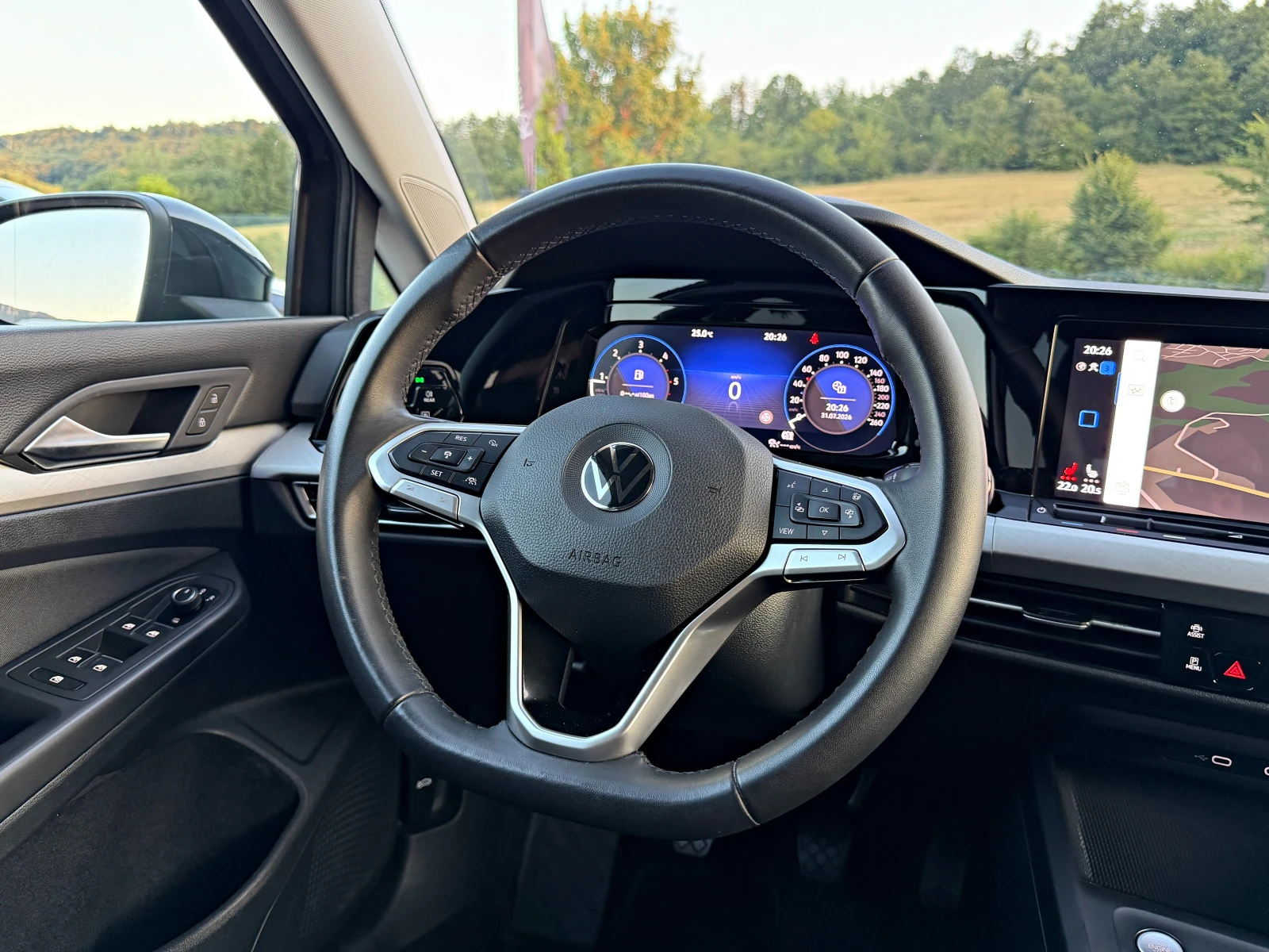 VW Golf 2.0 150кс IQ.DRIVE LED DIGITAL COCKPIT AMBIENTE, снимка 8 - Автомобили и джипове - 55499317