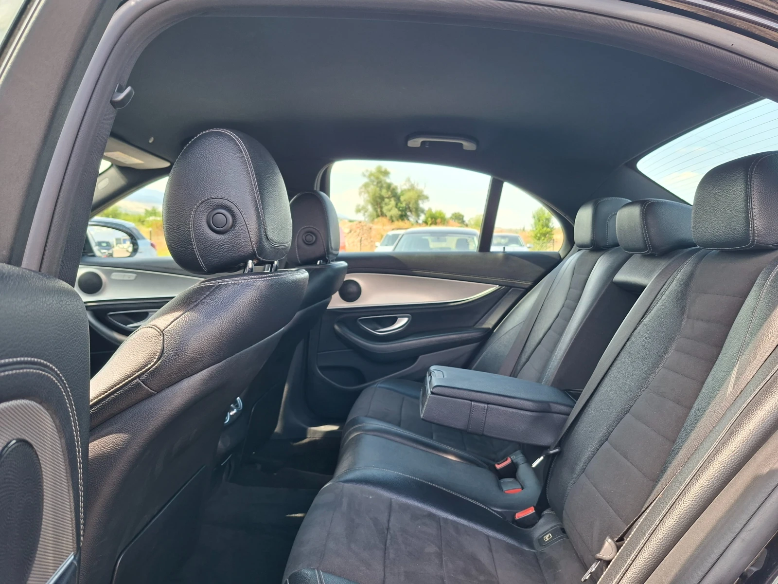 Mercedes-Benz E 220 2.2D* PREMIUM PLUS* 36м. х 625EUR.* , снимка 10 - Автомобили и джипове - 55586380