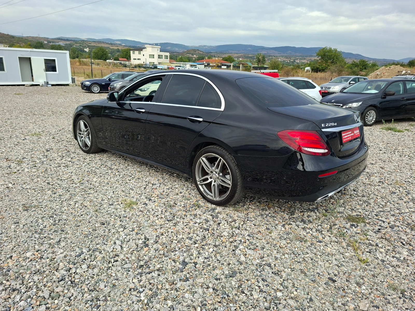 Mercedes-Benz E 220 2.2D* PREMIUM PLUS* 36м. х 625EUR.* , снимка 3 - Автомобили и джипове - 55586380