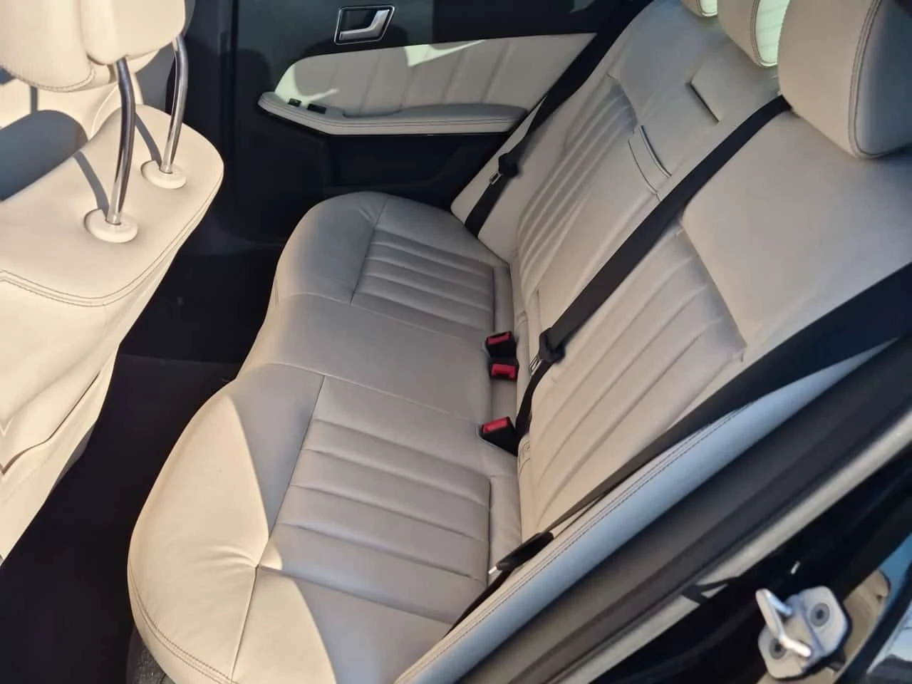 Mercedes-Benz E 400 АМГ ПАКЕТ/CARFAX/ДИСТРОНИК/ПАНОРАМА/ПОДГРЕВ/ПАМЕТ, снимка 12 - Автомобили и джипове - 55798667