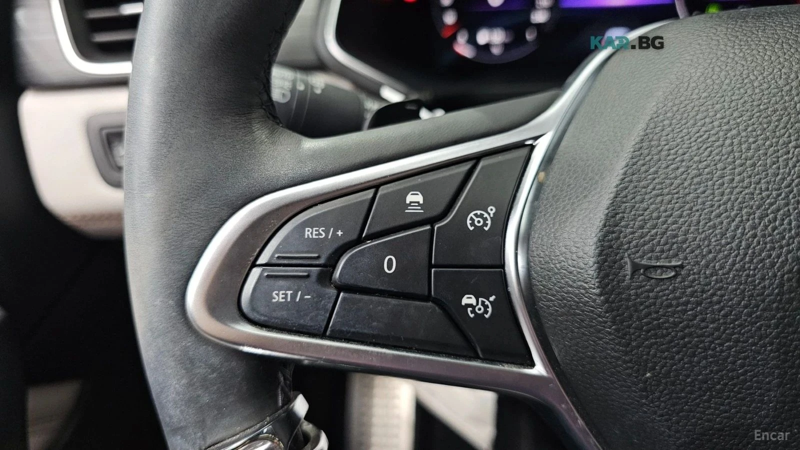 Renault Captur, снимка 16 - Автомобили и джипове - 56689892