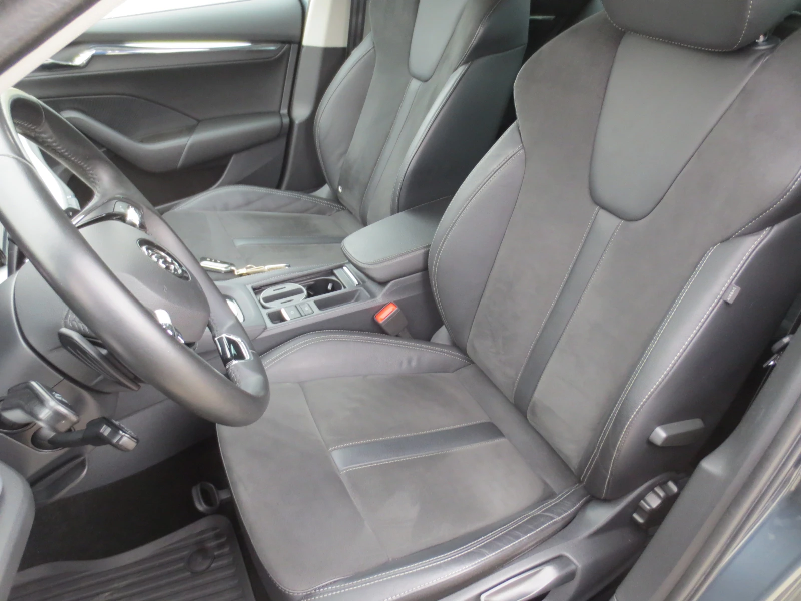 Skoda Octavia 2.0 TDI , снимка 8 - Автомобили и джипове - 56736543