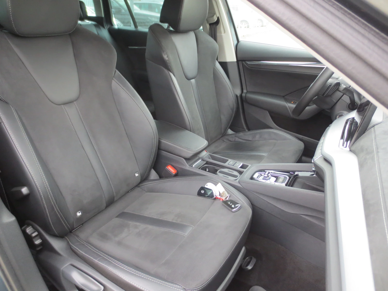 Skoda Octavia 2.0 TDI , снимка 12 - Автомобили и джипове - 56736543