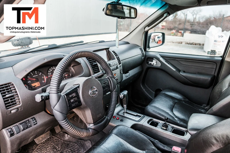 Nissan Navara, снимка 10 - Автомобили и джипове - 47576516