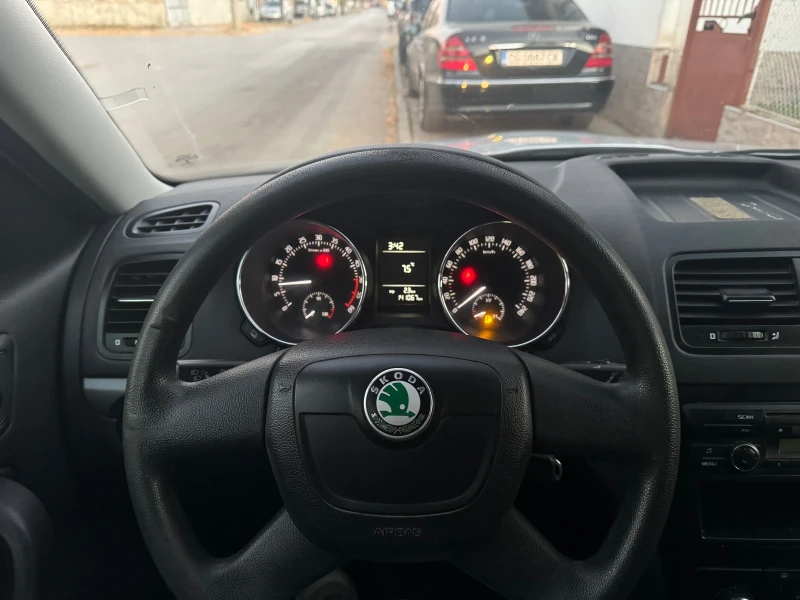 Skoda Yeti  2.0 TDI 4x4 , снимка 13 - Автомобили и джипове - 49473977