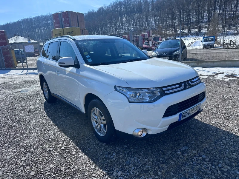 Mitsubishi Outlander 2.2DID СЕРВИЗНА КНИЖКА!!! Лизинг Бартер, снимка 3 - Автомобили и джипове - 49291902