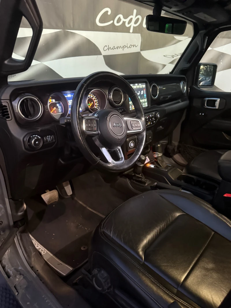 Jeep Wrangler, снимка 10 - Автомобили и джипове - 51900479