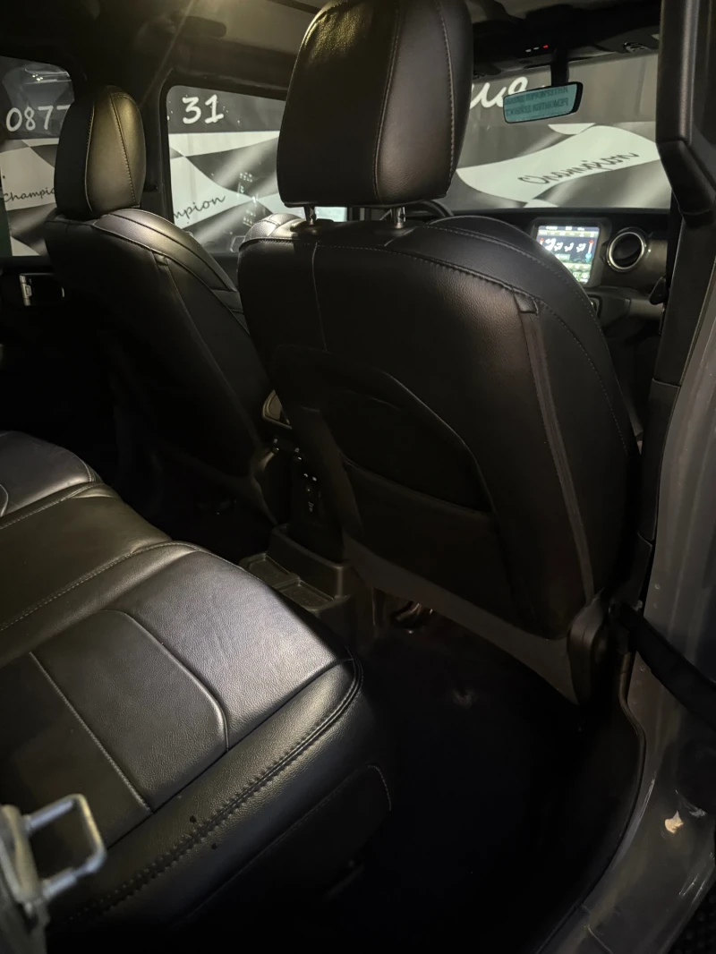 Jeep Wrangler, снимка 11 - Автомобили и джипове - 51900479