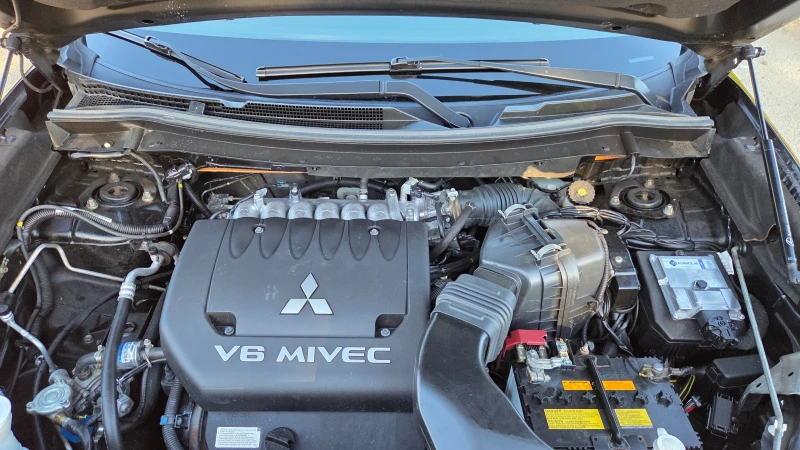 Mitsubishi Outlander 3000 GT/V6/LPG/Full, снимка 14 - Автомобили и джипове - 53037056