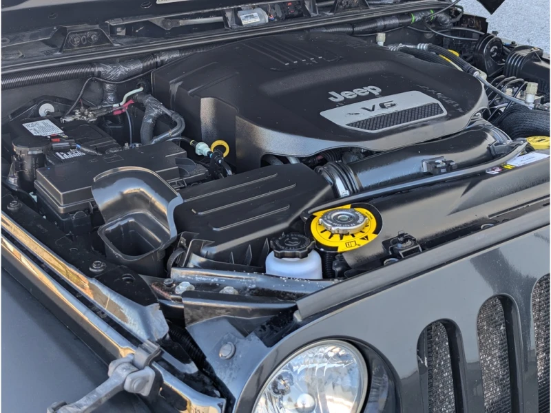 Jeep Wrangler UNLIMITED 6SpeedManual/HardTop/4x4/18 inch Alloy/4, снимка 16 - Автомобили и джипове - 53126464